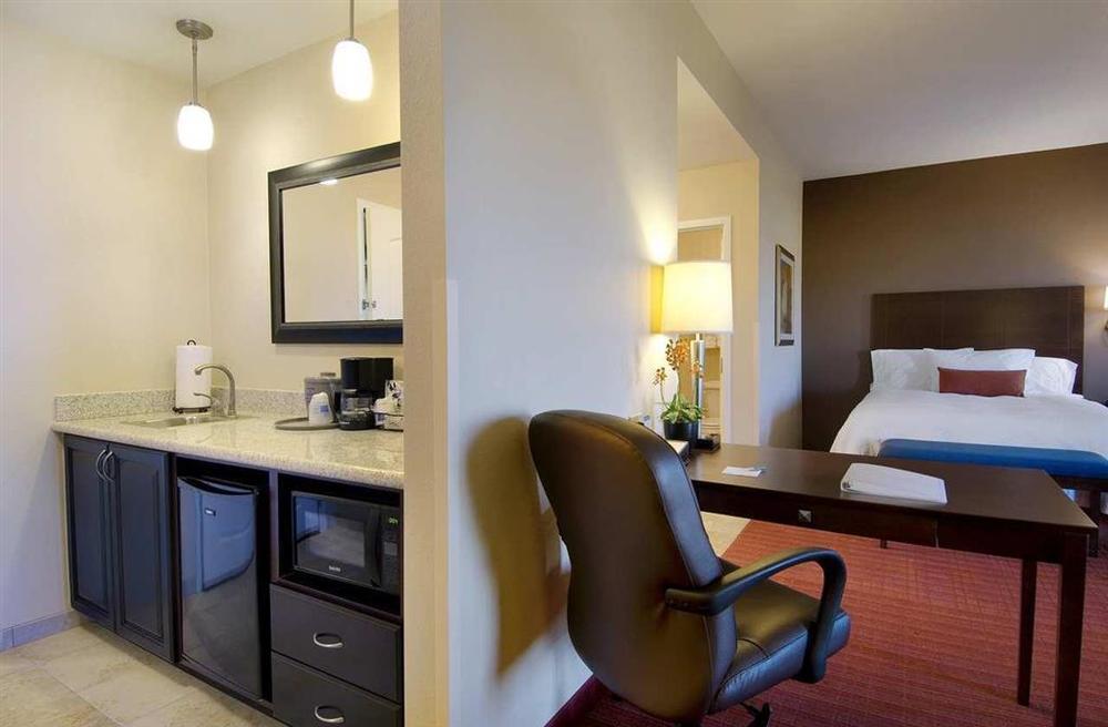 Hotel Hampton & North/happy Valley